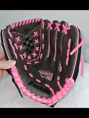Franklin Fastpitch Pro Series Women's Black & Pink Softball Glove